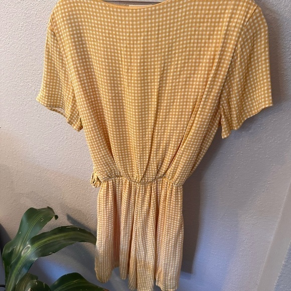 Everly Yellow Polka Dot shorts romper - Picture 5 of 7